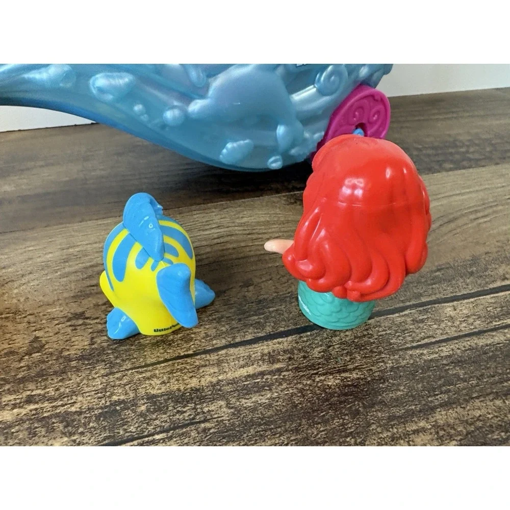 Disney Little People The Little Mermaid Ariel's Light Up Musical Sea Carriage